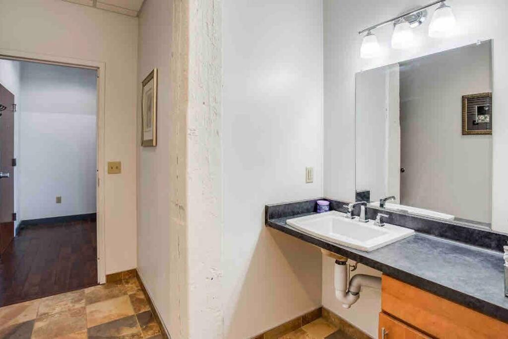 Apartamento Ny Style Centric Loft With King Bed By Park Av Rochester Exterior foto